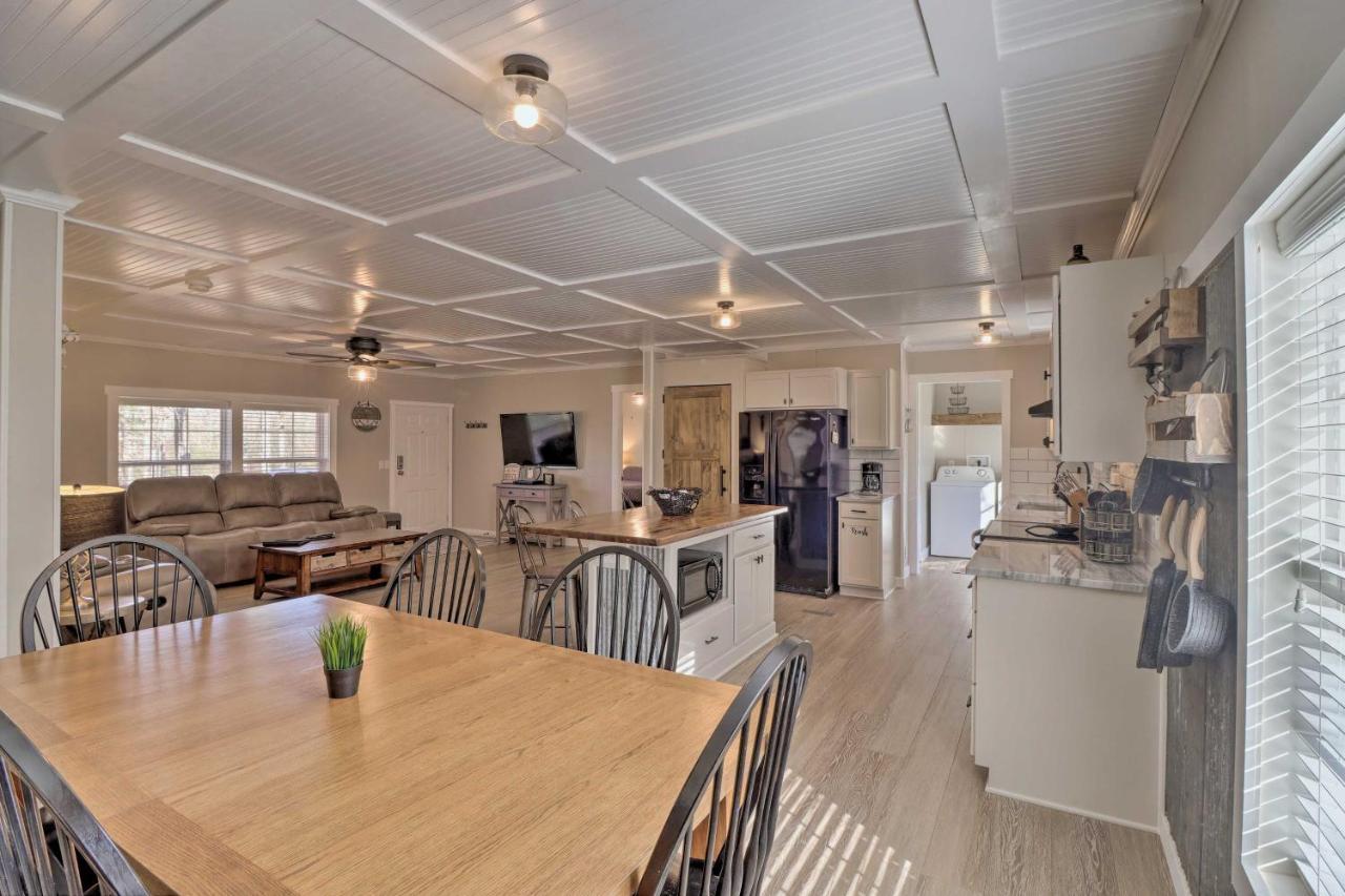 Lakefront Greers Ferry Cabin With Covered Boat Slip! Fairfield Bay Exterior photo