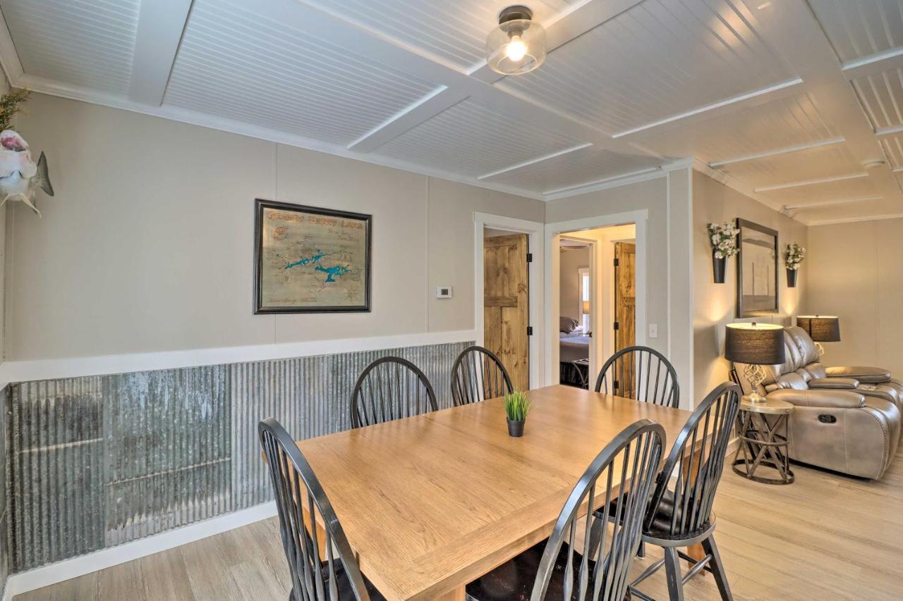 Lakefront Greers Ferry Cabin With Covered Boat Slip! Fairfield Bay Exterior photo