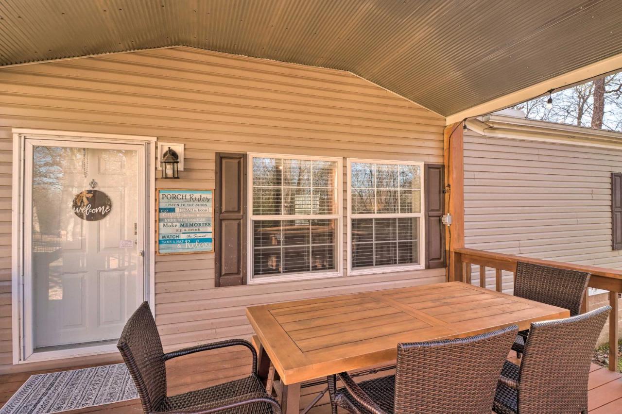 Lakefront Greers Ferry Cabin With Covered Boat Slip! Fairfield Bay Exterior photo